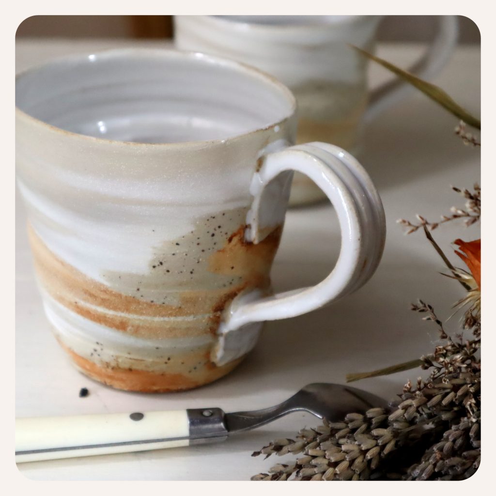 Mug artisanal blanc en grès