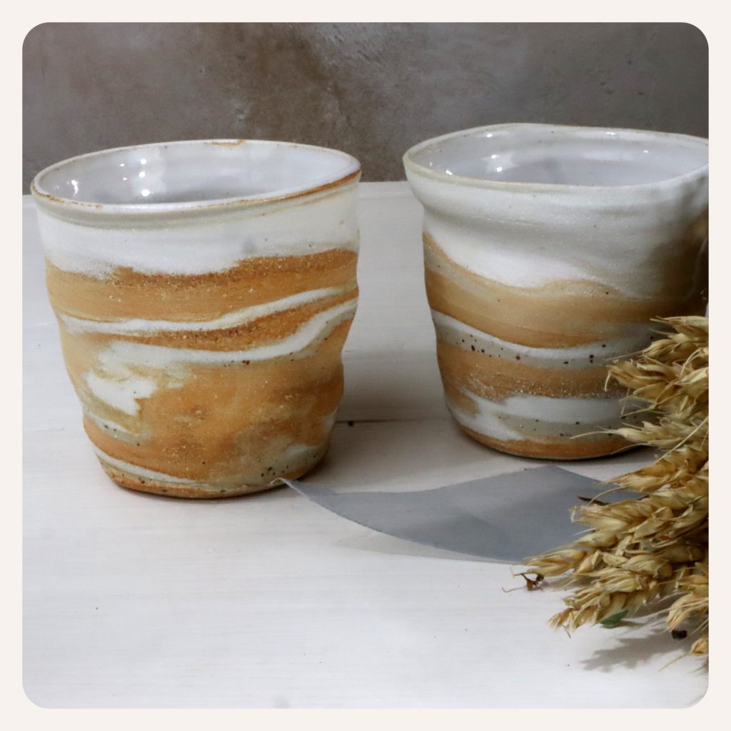 Gobelet artisanal blanc en grès